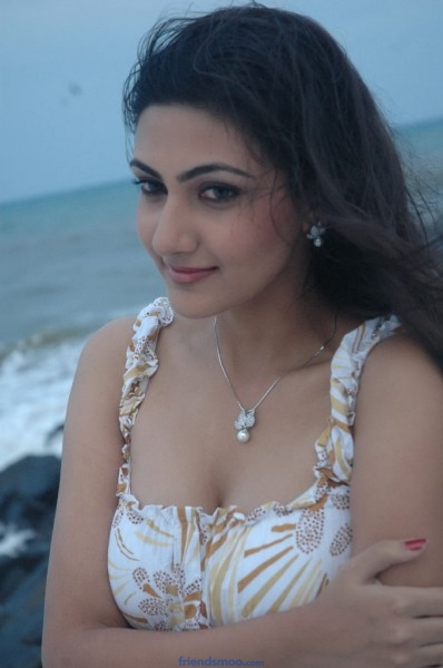 Neelam Upadhyay Photo Collection in Different Location - Friendsmoo