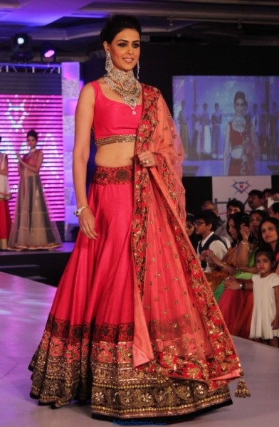 Genelia Latest Ramp Walk Photos in Red Sareee - Friendsmoo