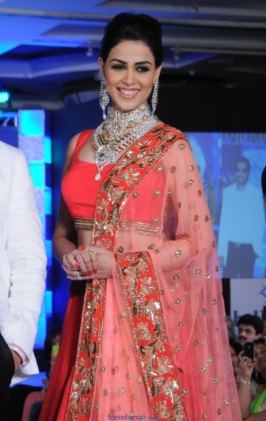 Genelia Latest Ramp Walk Photos in Red Sareee - Friendsmoo