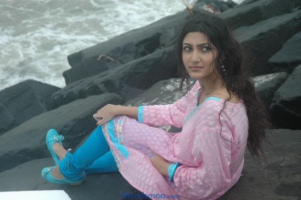 Neelam Upadhyay Photo Collection in Different Location - Friendsmoo