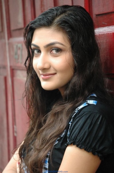 Neelam Upadhyay Photo Collection in Different Location - Friendsmoo