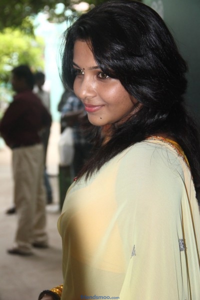 Saranya Nag Kollywood Actress Latest Photos in Yellow Saree