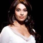 Bipasha to star in horror film Aatma