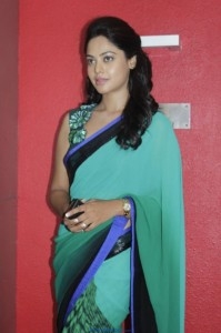 Bindhu Madhavi Latest Photos in Saree - Tollywood - Friendsmoo