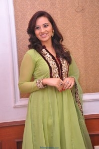 Isha Chawla Latest Photos-Friendsmoo