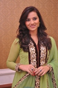 Isha Chawla Latest Photos-Friendsmoo