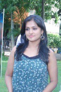 Ramya Nambeesan Latest Photos-Friendsmoo