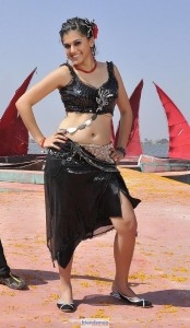 Taapsee Hot Navel Showing Photos-Friendsmoo